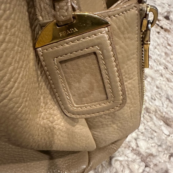 Prada Vitello Daino Side Pocket Zip Large Hobo/Authentic - Picture 6 of 13